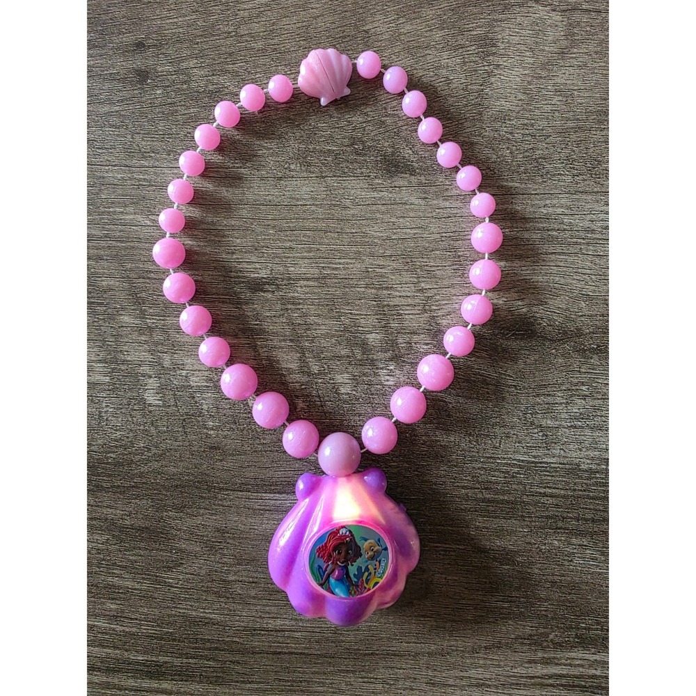 Disney Ariel The Little Mermaid Pink Beaded Light Up Shell Necklace Kids Jewelry
